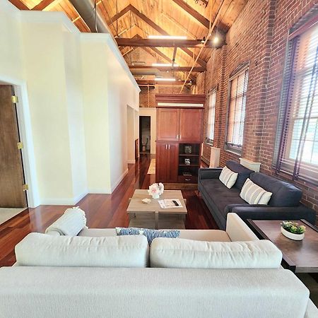 Jennifer'S Riverfront Foundry Apartment Downtown Providence Esterno foto